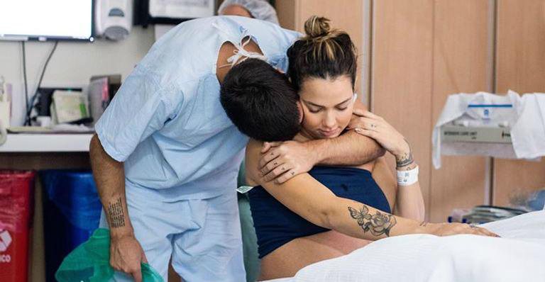 Carol Dantas e Vinícius Martinez no parto de Valentin - Reprodução/Instagram/Katia Rocha