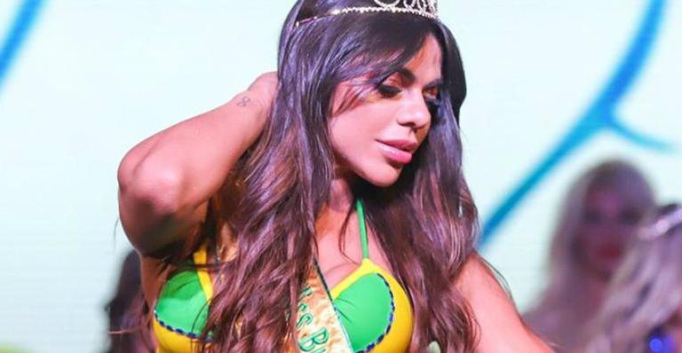 Suzy Cortez, a primeira Miss Bumbum World, quase mostrou demais - William Volcov/Brazil Photo Press