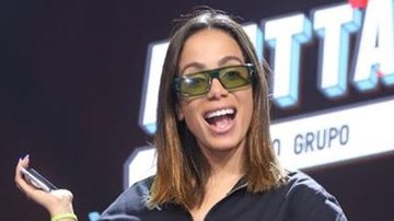 Anitta surge de biquíni fio-dental em dia de folga - Daniel Pinheiro / AgNews