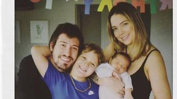 Vinicius surpreende com linda homenagem à esposa - Instagram