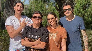 Aline Lima com o pai, Chitãozinho, e os irmãos, Enrico e Allison - Instagram