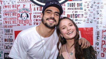 Caio Castro e Larissa Manoela em inauguração de hamburgueria - Thiago Duran/AgNews