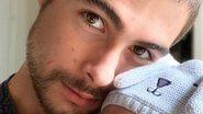 Rafael Vitti posa agarrado com a filha, Clara Maria - Instagram
