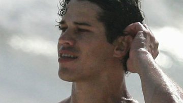 José Loreto mostra corpão na praia - AgNews/Dilson Silva