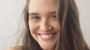 Juliana Paiva exibe a barriguinha seca em dia de treino na academia - Instagram