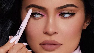 Chocada! Kylie Jenner anuncia venda de boa parte da Kylie Cosmetics - Reprodução / Instagram