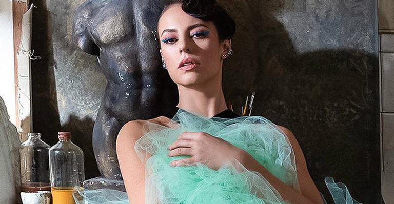 Paolla Oliveira posa como Vivi Guedes de vestido curtinho - Reprodução/Instagram