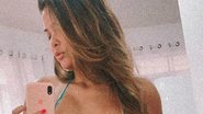 Geisy Arruda puxa biquíni e quase mostra demais - Reprodução/Instagram