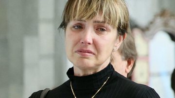 Alessandra Scatena chora no velório de Gugu Liberato - Brazil News