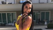 Graciele Lacerda ostenta boa forma ao surgir com maiô amarelo - Instagram