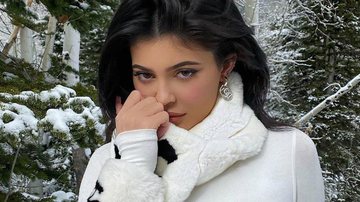 Kylie Jenner sensualiza na neve com macacão coladíssimo - Reprodução/Instagram