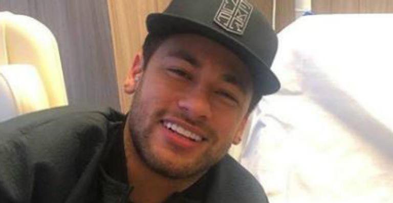 Neymar Jr curte festa na França na companhia de modelo russa - Instagram