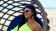 Mileide Mihaile posa de maiô neon e exibe corpo perfeito - Instagram