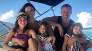 Malvino Salvador faz lindo registro se divertindo com as filhas na piscina - Reprodução/Instagram
