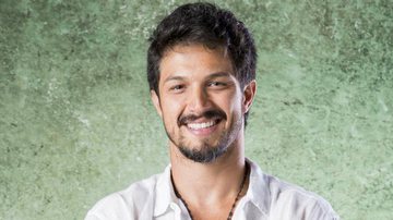 Rômulo Estrela surge descamisado e deixa fãs animadas - Globo