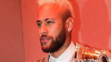 Neymar Jr usa jaqueta de R$ 64 mil em desfile de moda - Instagram