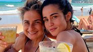 Nanda Costa dá beijão na esposa - Reprodução/Instagram