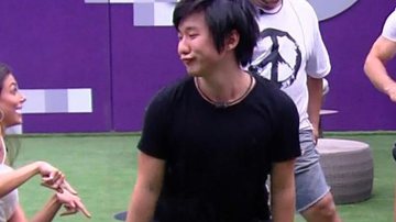 Pyong Lee hipnotiza colegas com o bumbum no BBB20 - Reprodução/TV Globo