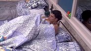 BBB20: Felipe mostra demais após trocar de roupa na cama - Reprodução / Globo