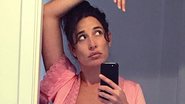 Giselle Itié equilibra prato em barrigão de oito meses e brinca: ''Mesinha do amor'' - Reprodução/Instagram
