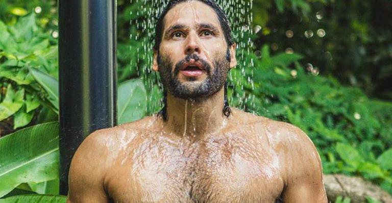 Dudu Azevedo quase mostra demais no chuveiro - Reprodução/Instagram
