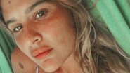 Giulia Costa, filha de Flávia Alessandra, posa só de roupão - Reprodução/Instagram