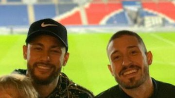 Neymar Jr. comove web em clique com marido da ex-namorada e o filho: ''Família'' - Arquivo Pessoal