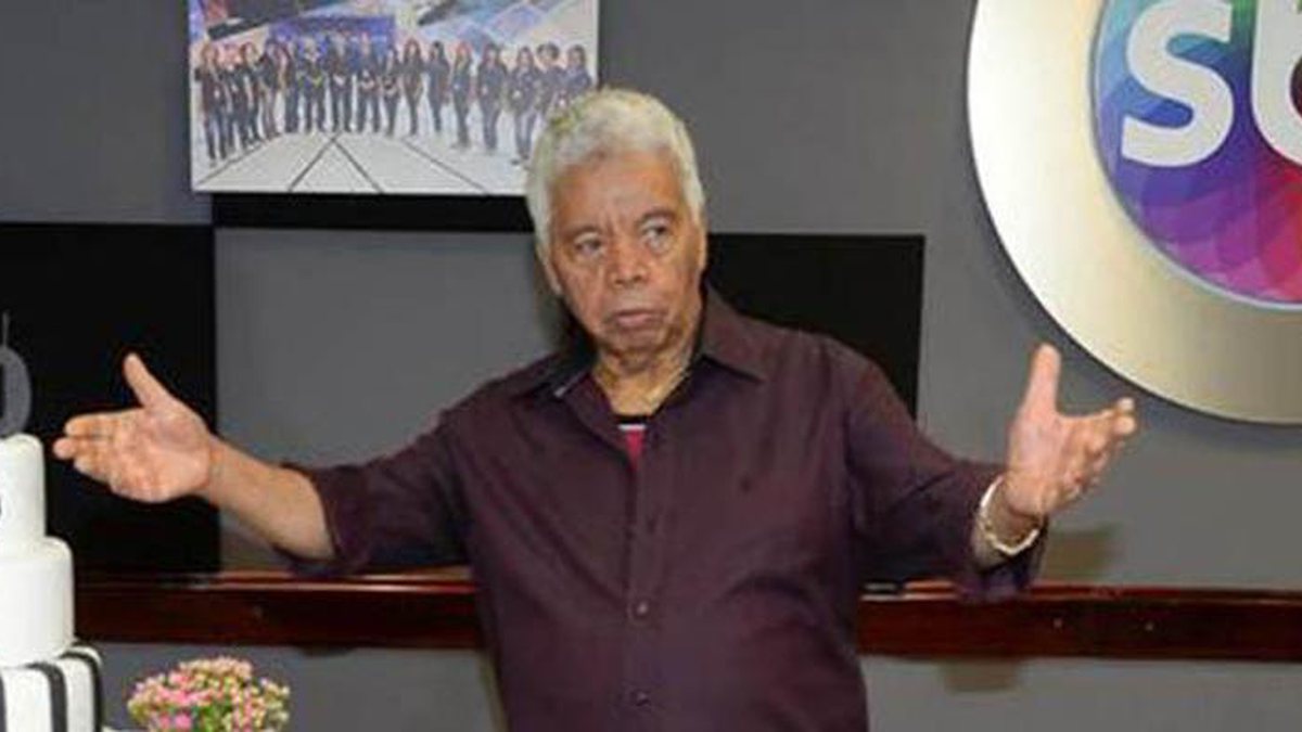Eterno auxiliar de Silvio Santos, Roque é internado em São Paulo