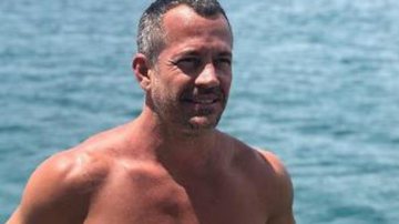 De sunga, Malvino Salvador ostenta a barriguinha trincada aos 44 anos - Arquivo Pessoal