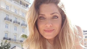 Letícia Spiller surge de biquíni aos 46 anos em dia na praia com a filha - Instagram