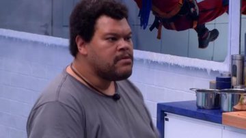 BBB20: Babu se irrita e dá bronca em Daniel por ter deixado louça suja - Reprodução/TV Globo