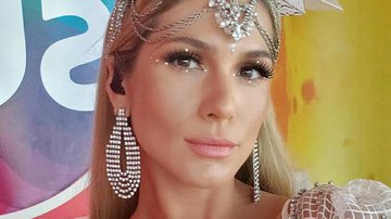 Lívia Andrade abusa da transparência em look carnavalesco - Instagram