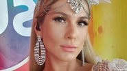 Lívia Andrade abusa da transparência em look carnavalesco - Instagram