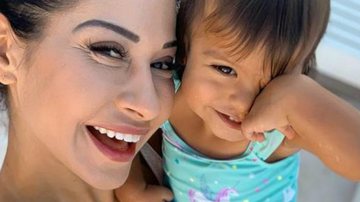 Mayra Cardi curte dia de piscina com a filha e fofura derrete web - Arquivo Pessoal
