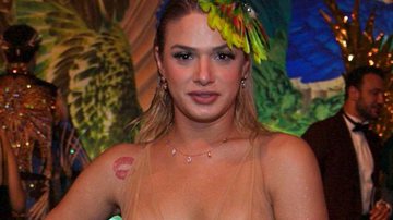 Glamour Garcia ousa com vestido transparente e exibe seios - Roberto Filho/Brazil News