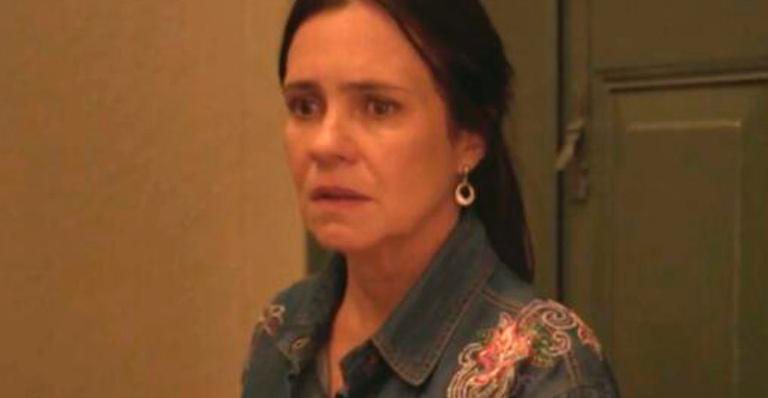 Thelma se mete em enrascada em 'Amor de Mãe' - Reprodução/TV Globo