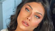 Flavia Pavanelli surge sem maquiagem e choca fãs - Instagram