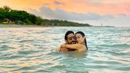 Renato Góes baba pela esposa que surge em piscina natural - Reprodução/Instagram