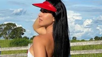 Graciele Lacerda exibe bumbum gigante em clique de biquíni na fazenda - Arquivo Pessoal