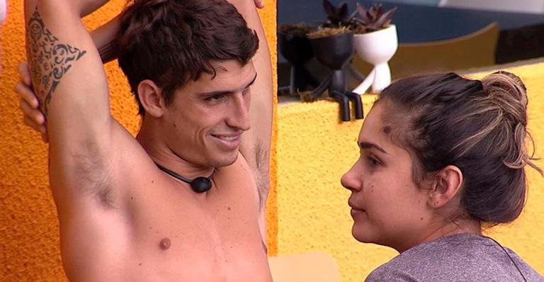 Gizelly propõe beijo para Felipe Prior no BBB20 - Reprodução/TV Globo