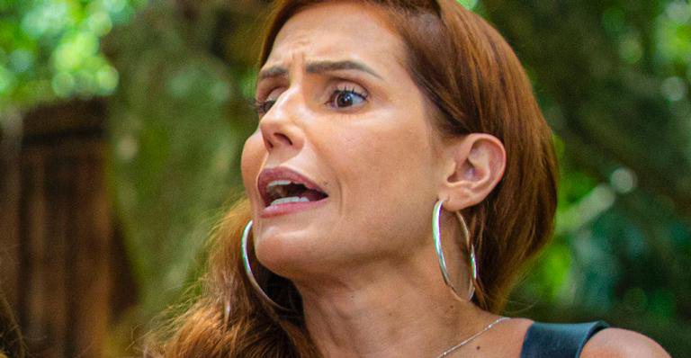 Alexia (Deborah Secco) fica "feia" em 'Salve-se Quem Puder' - Divulgação/Globo/Paulo Belote