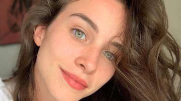 Laryssa Ayres posa coladinha da namorada em clique espontâneo e se declara - Reprodução/Instagram