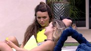 A cantora tenta entender o motivo da conversa com Marcela - TV Globo