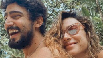 Thaila Ayala surge em momento romântico com o marido e dispara: “Parceiro na quarentena” - Reprodução/Instagram