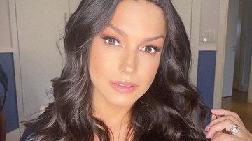 Thais Fersoza surge de cara lavada em clique feito pela filha e ostenta beleza natural: ''Toda envergonhada'' - Reprodução/Instagram