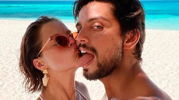 Rodrigo Simas flagra Agatha Moreira de topless tomando sol em casa - Reprodução/Instagram