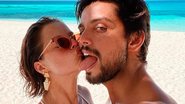 Rodrigo Simas flagra Agatha Moreira de topless tomando sol em casa - Reprodução/Instagram