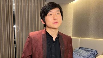 Pyong Lee mostra filho jogando baralho - Instagram