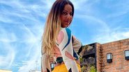 Viviane Araújo posa com shortinho e empina bumbum - Reprodução/Instagram