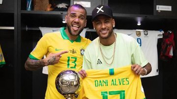 Neymar Jr. parabeniza Dani Alves - Instagram